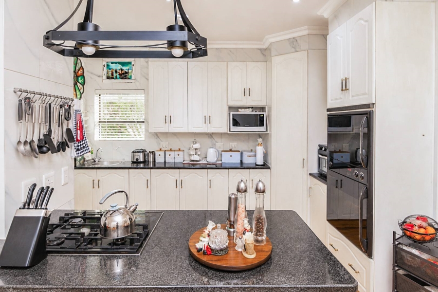 3 Bedroom Property for Sale in Melodie North West